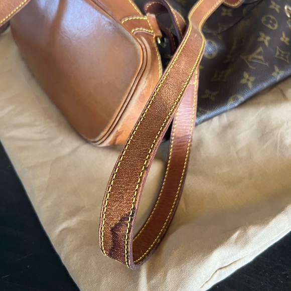 Authentic LOUIS VUITTON Monogram Montsouris MM Bacpack - Picture 5 of 12